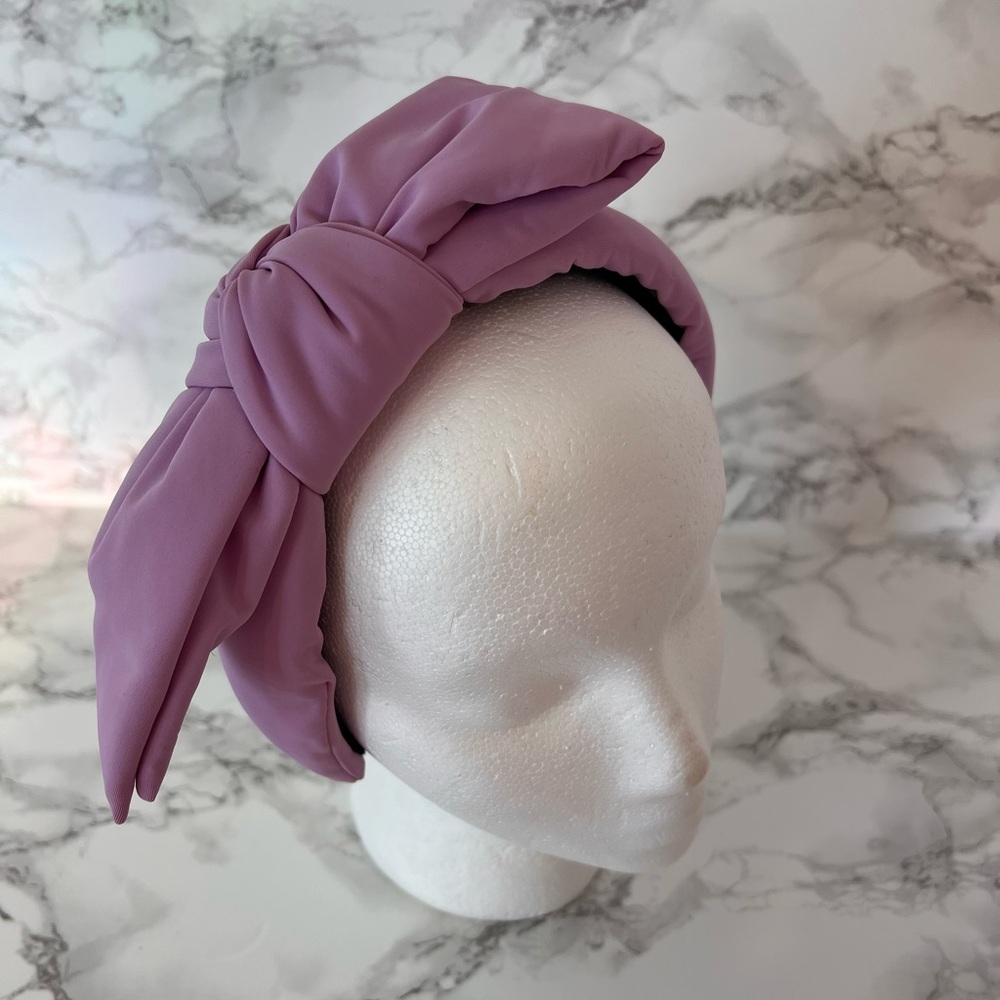 LELE SADOUGHI X ATLANTIC PACIFIC Lilac Holly Bow
Neoprene Headband